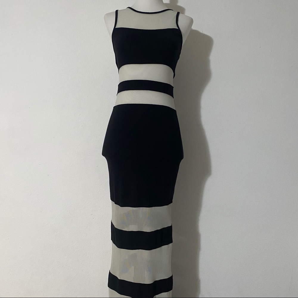 MATERIAL GIRL Colorblock Maxi Dress - Picture 5 of 10